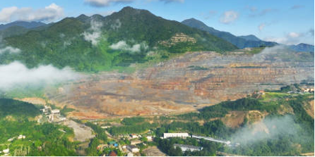 云浮部分矿场俯瞰图.png